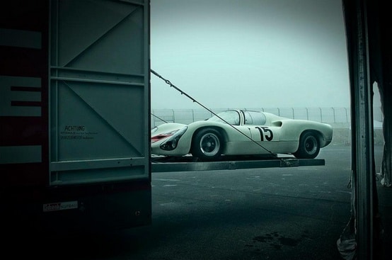Ford-GT-40-Comming-Out-of-an-Enclosed-Car-Carrier-1.jpg